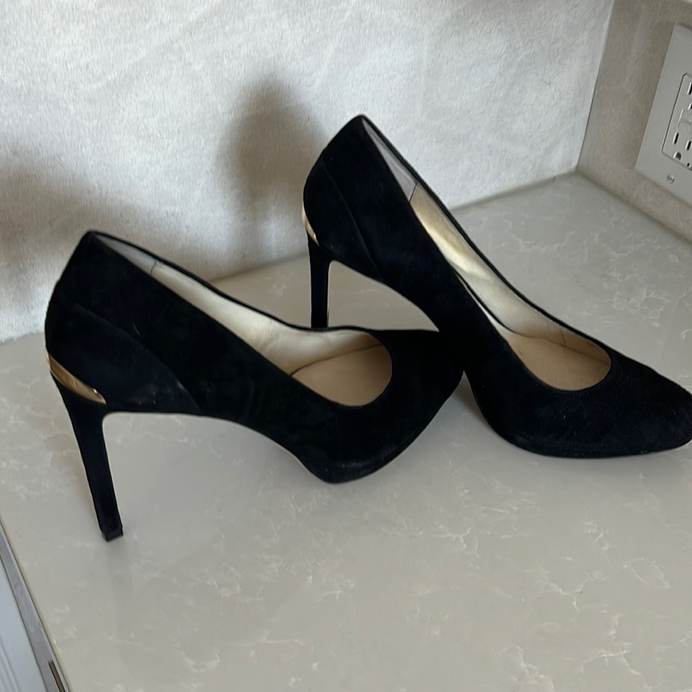 Michael Kors black pumps size 11